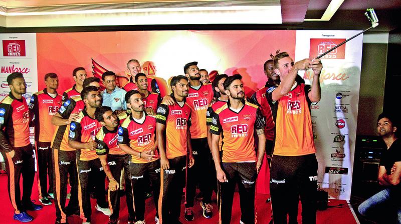 Sunrisers Hyderabads Alex Hales takes a selfie with team members in Hyderabad. (Photo: AP)