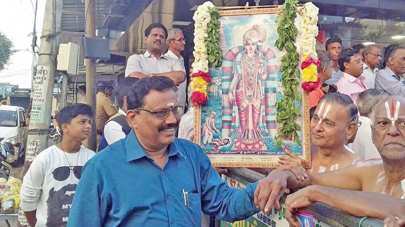 Protest against Vairamuthu in Adamabakkam.