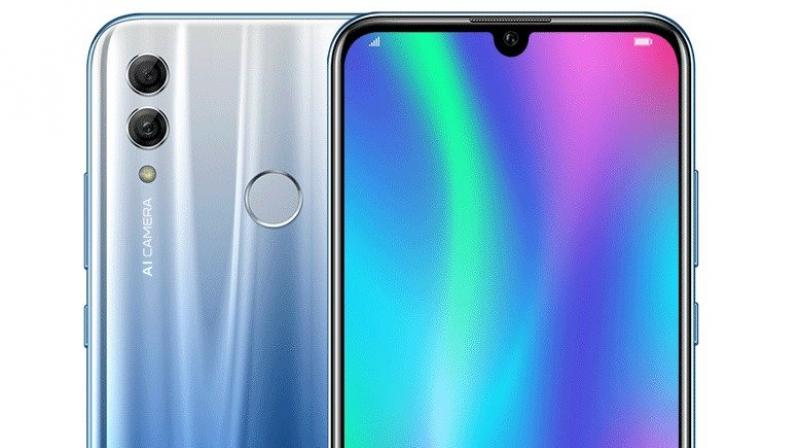 The Honor 10 Lite features a dewdrop notched 6.21-inch Full HD+ display.