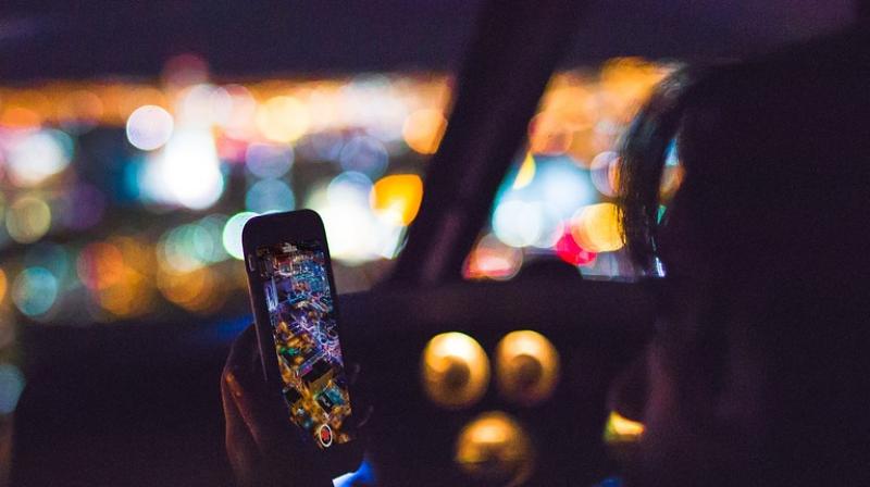 OpenSignal data shows that at 4 am smartphone users in the 20 cities analyzed experience average download speeds of 16.8 Mbps, compared with the daily average of 6.5 Mbps.