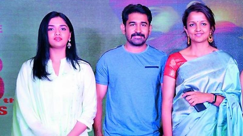 Popular Tamil actor Vijay Antony, who is known to Telugu audience for his films Bichagadu and Saleem, will soon be seen in the film Kaasi directed by Kruthika.