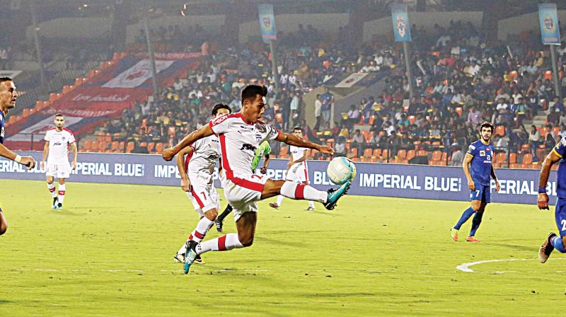 Udanta Singh (left) assists Sunil Chhetris second goal against Mumbai City FC on Thursday.
