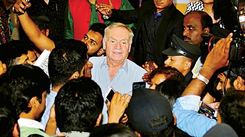 Jeffery Archer with fans in Bengaluru on Tuesday. (Photo: DC)