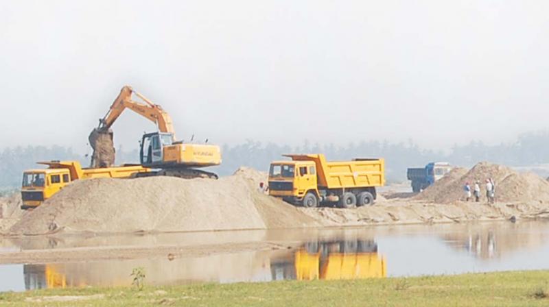 Realtors and sand lorry owners want the government to eradicate the corruption and sand mafia that escalates the cost of river sand up to Rs 40,000 to 45,000 per load.