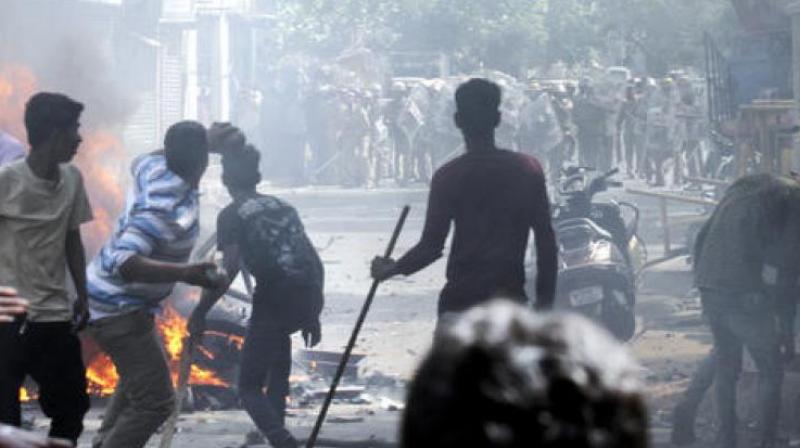 Despite communal tension and stone throwing on Bantwal, Kalladka witnessed communal tension and stone throwing on Tuesday evening.(Representational image)