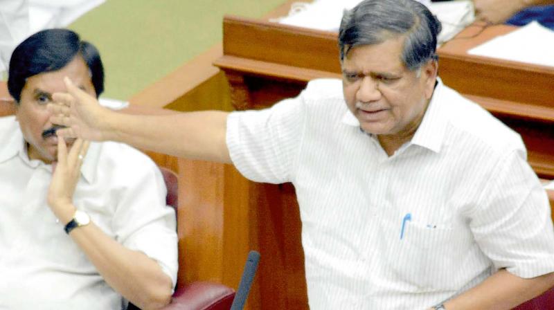 Leader of Opposition Jagadish Shettar raises a point. (Photo: DC)