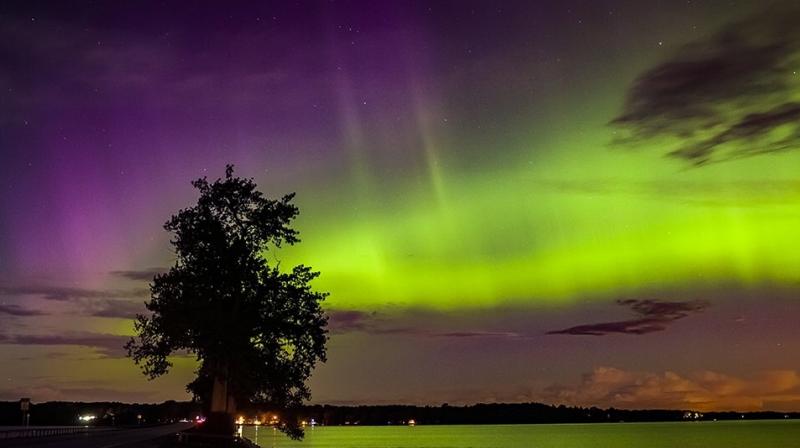 The Northern Lights are a result of collisions between electrically charged particles from the sun that enter the Earths atmosphere. (Photo: Mark Tarello/Twitter)