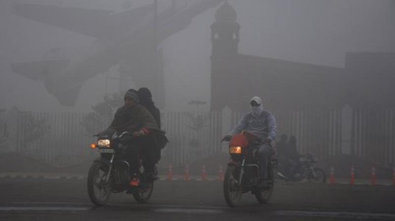 Delhis neighbouring state, Uttar Pradesh, experiencing the chill of cold, is also witnessing connectivity issues. (Photo: AP)