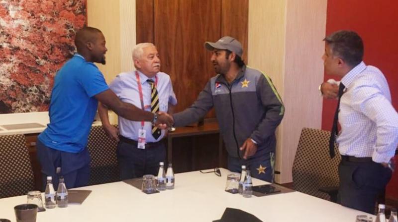 Sarfaraz took to his Twitter handle and shared a picture with Phehlukwayo where both the players could be seen shaking hands. (Photo: Twitter)