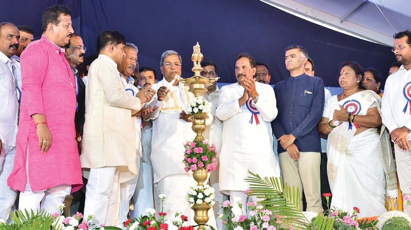 Chief Minister Siddaramaiah inaugurates a BWSSB project aimed at providing Cauvery water to 110 villages, at KR Puram in Bengaluru on Wednesday.  (Photo: KPN)