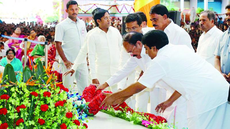 Vice President M. Venkaiah Naidu pays tributes to Sathya Sai Baba on his birth anniversary.