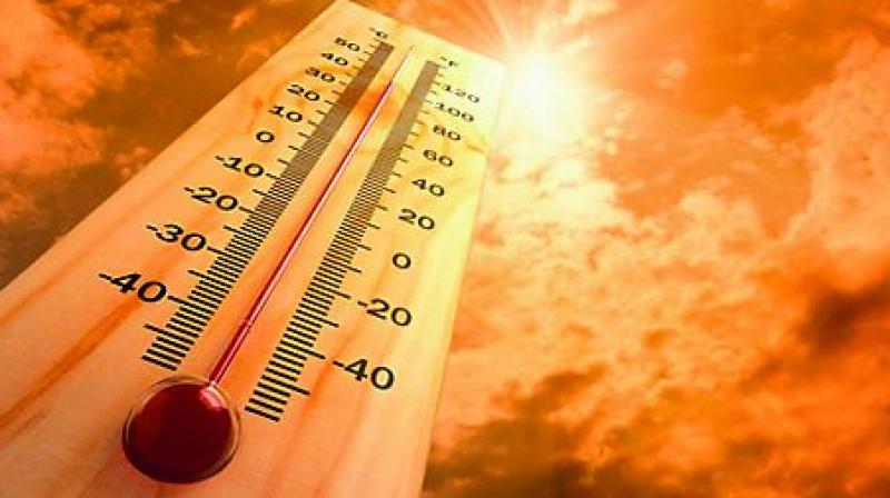 The temperature recorded in the city on Tuesday was three degrees above normal. Meanwhile, nights have remained cool, with temperatures between 21 and 23 degrees Celsius.