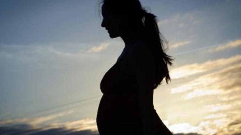 Studies show that older women thrive better during the first part of motherhood. (Photo: AFP)