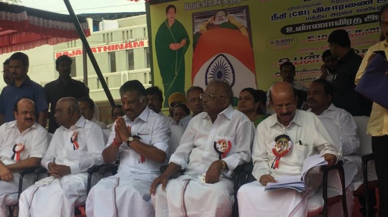 O Panneerselvam-led AIADMK faction observing a day-long fast (Photo: Twitter)