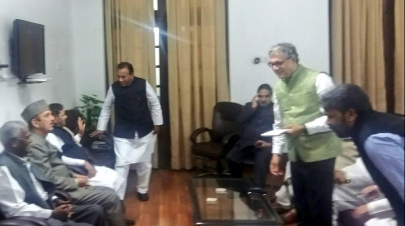 Major Oposition parties meet at New Delhi to deliberate on demonetisation and other issues to be raised at Winter Session of Parliament (Photo: Twitter)