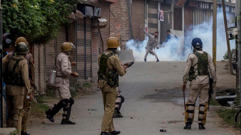 Protesters turned violent when police resorted to lathicharge and used teargas to stop them from heading to Lal Chowk in Anantnag. (Photo: AP/Representational)