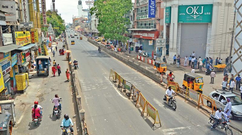 Most shops remain closed in Chennai over bandh call by Opposition on Friday. (Photo:DC)