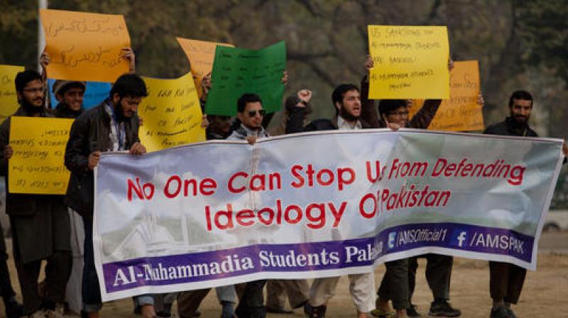 Pakistani students affiliated with Lashkar-e-Taiba shout anti-American slogans at a rally in Islamabad. (Photo: AP)