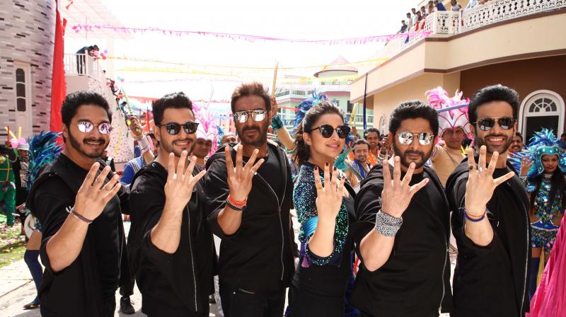 The entire cast of Golmaal Again on location for the title tracks shoot, which is a carnival song.