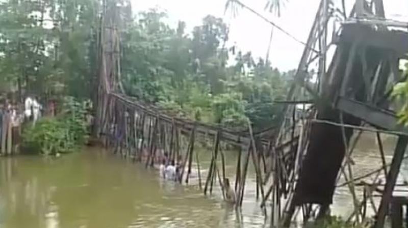 One died and more than 30 injured as a bridge collapsed in Chavara near Keralas Kollam. (Photo: ANI | Twitter)