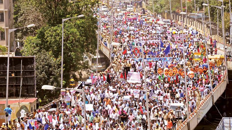 Writers, thinkers, activists and people from all walks of life take part in the â€œRally for Resistanceâ€, condemning the killing of journalist and activist Gauri Lankesh, as they march towards Central College Grounds, in Bengaluru on Tuesday. (Photo: R. Samuel)