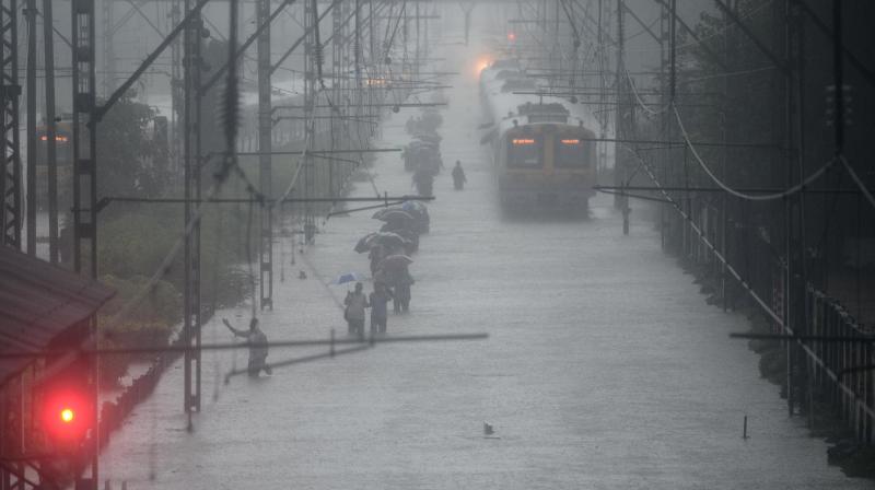 Mumbai drowns as heavy rains lash city; normal life paralysed