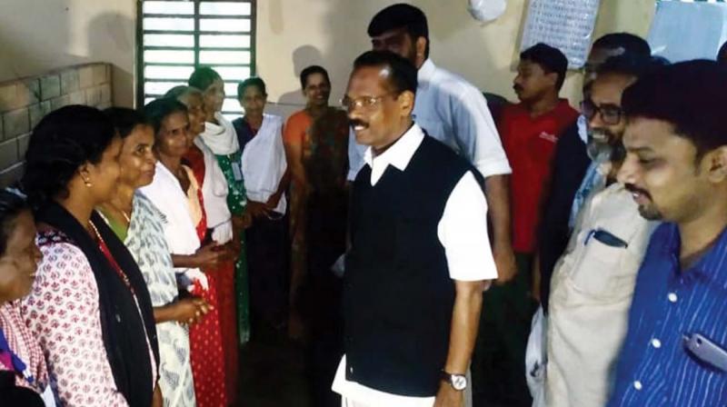 Kozhikode district-in-charge minister T.P Ramakrishnan visits relief camp at Manalvayal A.K.T.M LP School at Kannappankund on Sunday.