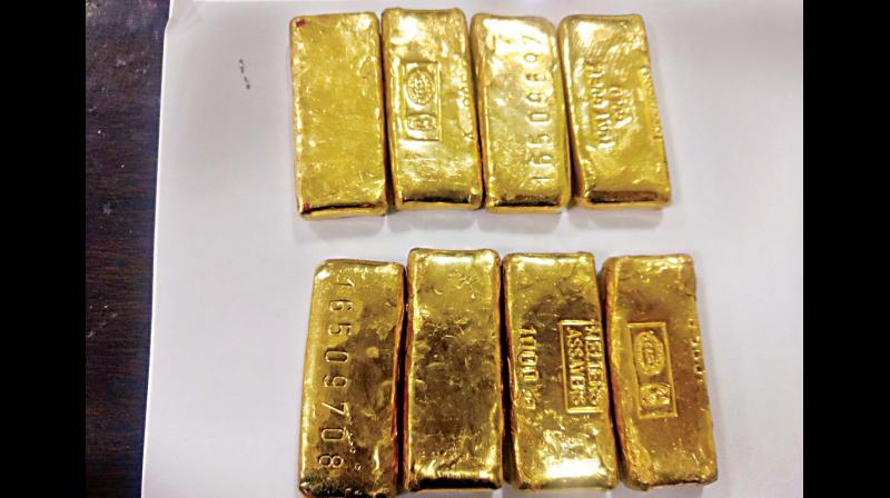 A 17-year-old juvenile girl along with her 21-year-old woman co passenger was caught by the Directorate of Revenue Intelligence (DRI) on January 24 at the Kempegowda International Airport (KIA) for smuggling 1.58 kg of contraband gold into the country.