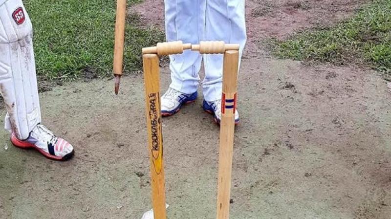 Jatinder Singh was out bowled when his middle stump was uprooted from the ground; however, the two bails remained in place.