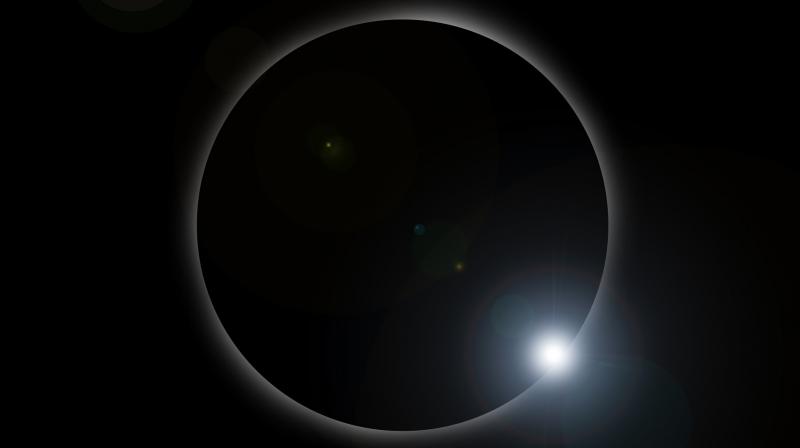 A total Solar Eclipse expected this August 21 will see the moon cover the Sun entirely. A few places on earth will be able to see an entire black Sun, as the moon will be exactly in the path of the Sun and the Earth.
