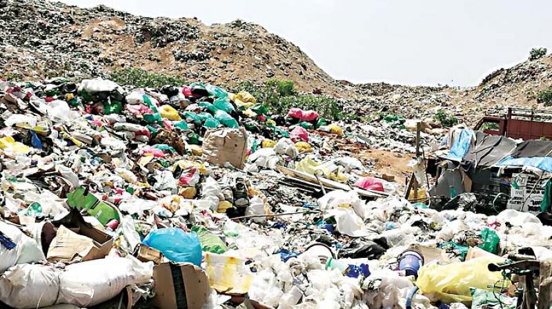 Garbage dumped near Kundalahalli Lake