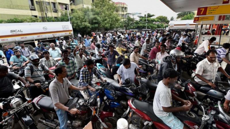 Long queues of two-wheelers were seen at petrol pumps on Thursday as a majority of people got their tanks full and extended their greetings to Raj Thackeray who turns 50 today. (Representational image | PTI)
