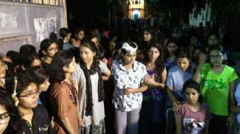 The ongoing protesters outside the BHU campus were triggered when a first-year female student of BHU alleged that she was molested by three bike-borne men outside the varsity campus on Thursday. (Photo: Twitter | ANI)