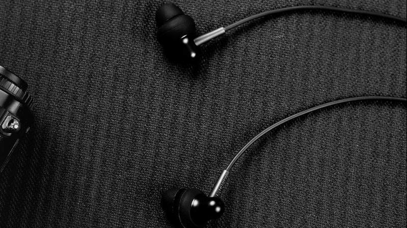 1MORE claims that by using a streamlined earbud with lightweight materials, you get a comfortable wearing experience.
