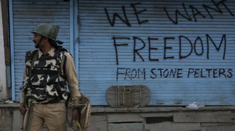 There was some movement of private cars and auto-rickshaws in the city and other district headquarters. (Photo: AP)