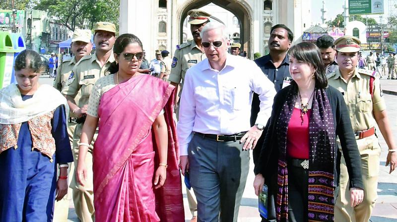 Kenneth I. Juster, US Ambassador to India, visits historic Charminar on Thursday	 DC
