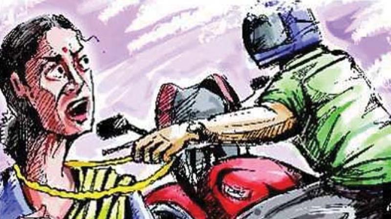 With no other source of income, Prabhakar took to robbery. He began snatching chains from elderly women on his motorbike. He got arrested after robbing 20 women.