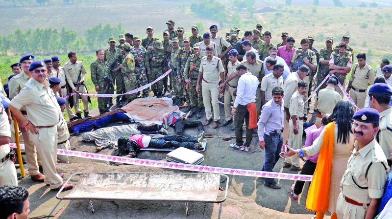 Personnel from the Special Task Force gunned down eight Simi activists who allegedly escaped from Bhopal Central Jail after killing a security guard on Monday. (Photo: Solaris Images)