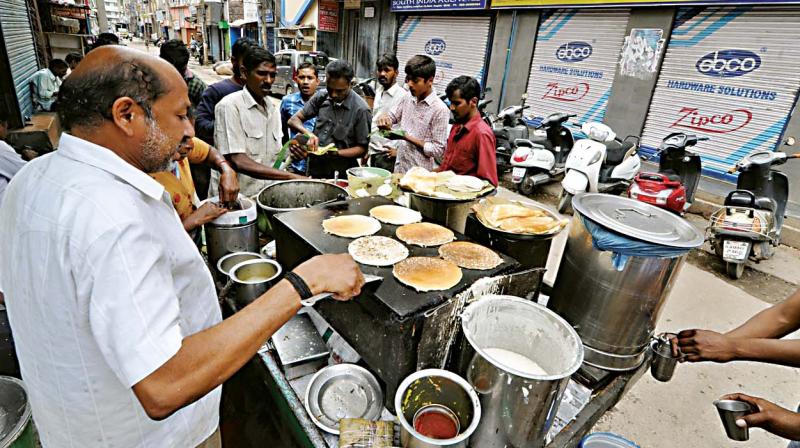 The Palike conducted a survey of street vendors in September 2017, but covered only 25,000 vendors, while the city has over two lakh of them.