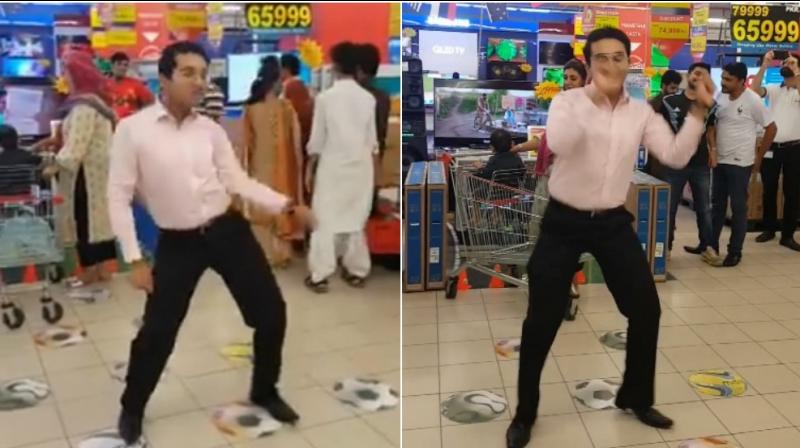 Pakistani guy takes Internet by storm with his killer dance moves. (Photo: Facebook / Mehroz Baig)
