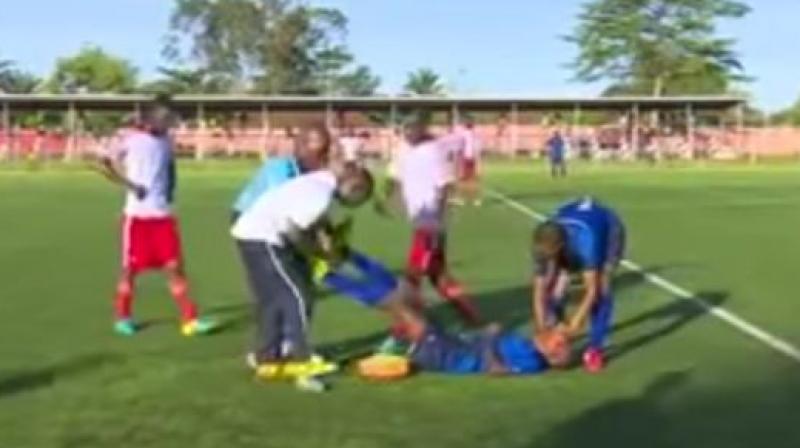Ismail Mrisho Khalfan, who scored a goal in the first half, dropped dead in the second, after being tackled. (Photo: Youtube/ Screnegrab)