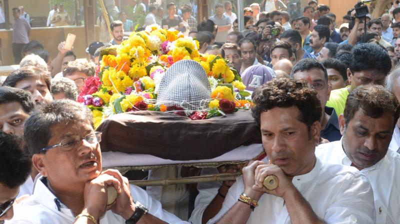 Renowned cricket coach Ramakant Achrekar, who died due to age-related ailments, was cremated here on Thursday with his most famous ward Sachin Tendulkar in attendance for a tearful adieu. (Photo: Deccan Chronicle / Rajesh Jadhav)