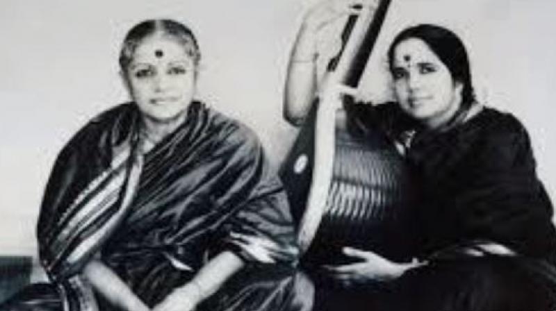 MS Subbulakshmi with step-daughter Radha Viswanathan. (Photo: YouTube | Kartheek Sharma)