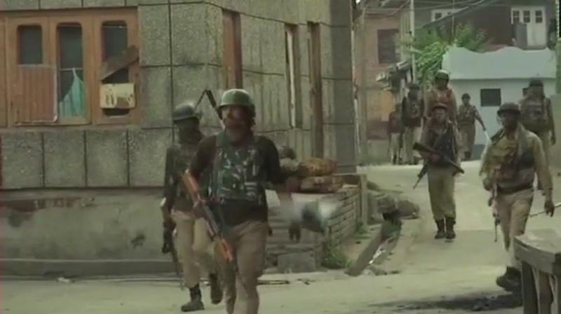 Security forces launched a cordon and search operation in Diyarwani in Batamaloo area of the city early Sunday morning following a tip-off about the presence of militants in the area. (Photo: ANI/Twitter)