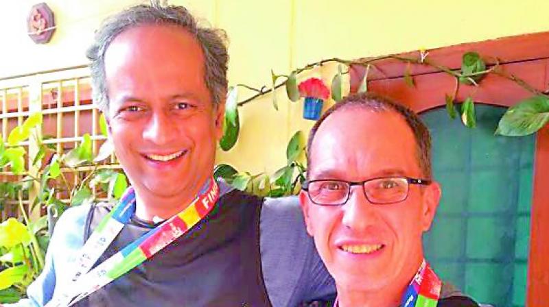 Dr Srikanth Mandumula and Dr Martin Klein during the Mumbai Marathon.