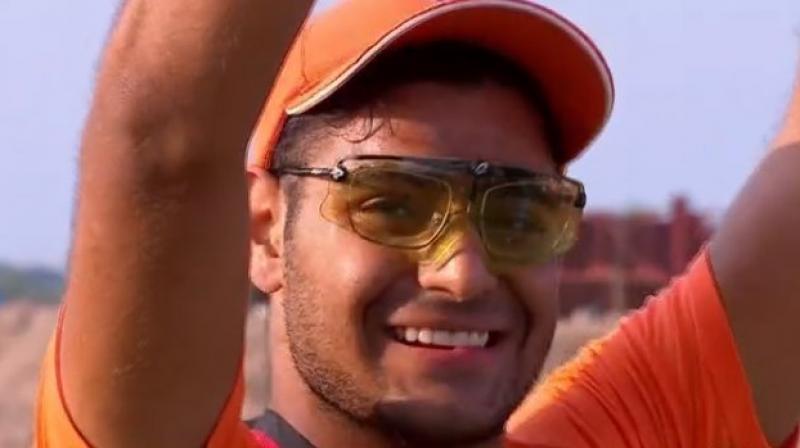19-year-old Indian shooter Lakshay claimed the silver medal in the mens trap event as he shot 39 out of 45 to finish second on the podium. (Photo: Twitter / IOA India)