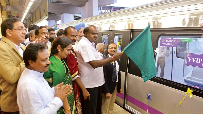 A six coach metro rail leaves the Byappanahalli station on Friday. It was flagged off by Chief Minister H.D. Kumaraswamy, Union Minister of State for Housing and Urban Affairs Hardeep Singh Puri and Mayor Sampath Raj. (Image: DC)