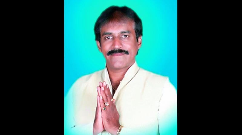 The police said the victim, Vallabhaneni Srinivas Rao, a TRS leader, was hit on his head by a log and beer bottles.