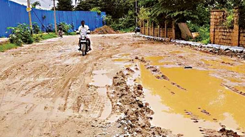 Pathetic conditions of the Narayanpura Road (Photo: DC)