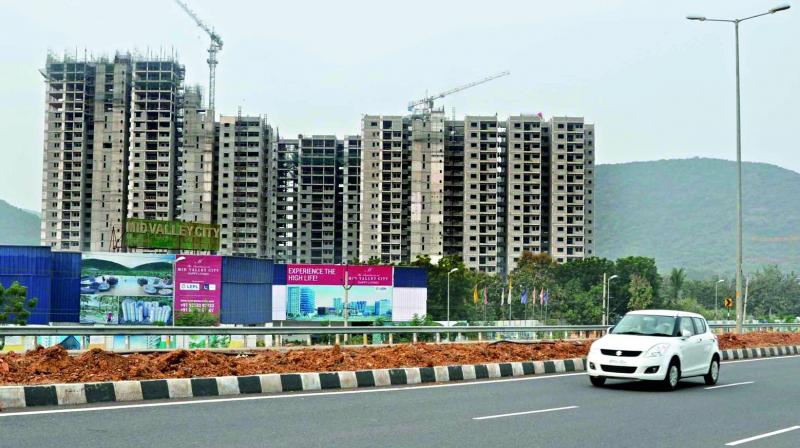 The 15 minutes of connectivity to Vijayawada, available with good road and rail connectivity and greenery surrounded by hill areas are attracting people to the 12 km stretch.